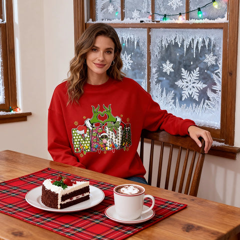 Custom Grinch Grandma Christmas Shirt、 Sweatshirt 、 Hoodie with Grandkids’ Names