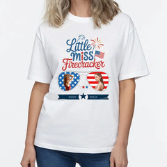 Celebra el Día de la Independencia, pequeña señorita petardo: camisetas, sudaderas y sudaderas de algodón personalizadas.