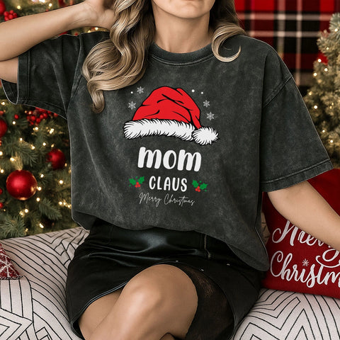 Mom Claus Christmas T-Shirt – Personalized Holiday Gift for Mom