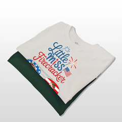 Celebra el Día de la Independencia, pequeña señorita petardo: camisetas, sudaderas y sudaderas de algodón personalizadas.